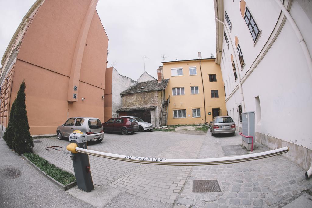 Central Apartman Sopron Exterior photo
